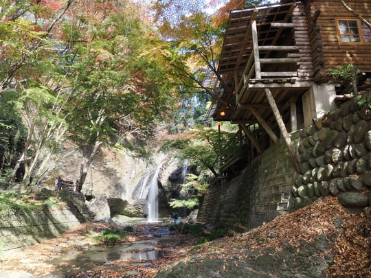Tsukimachi Waterfall