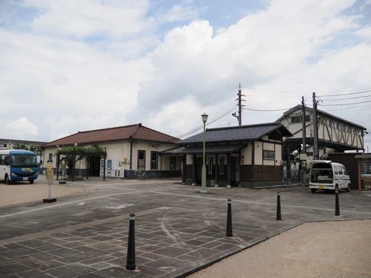 Etchu-Yatsuo station