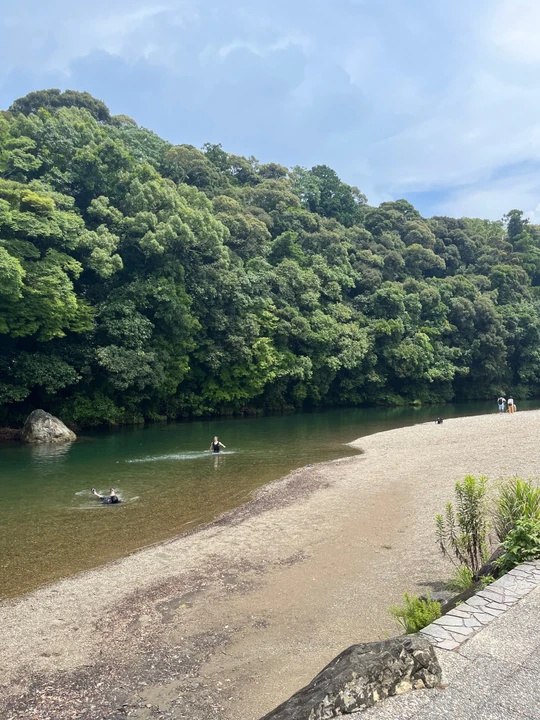 Isuzu River