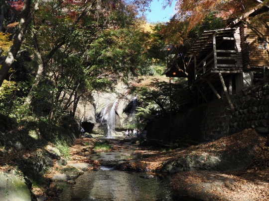 Tsukimachi Waterfall